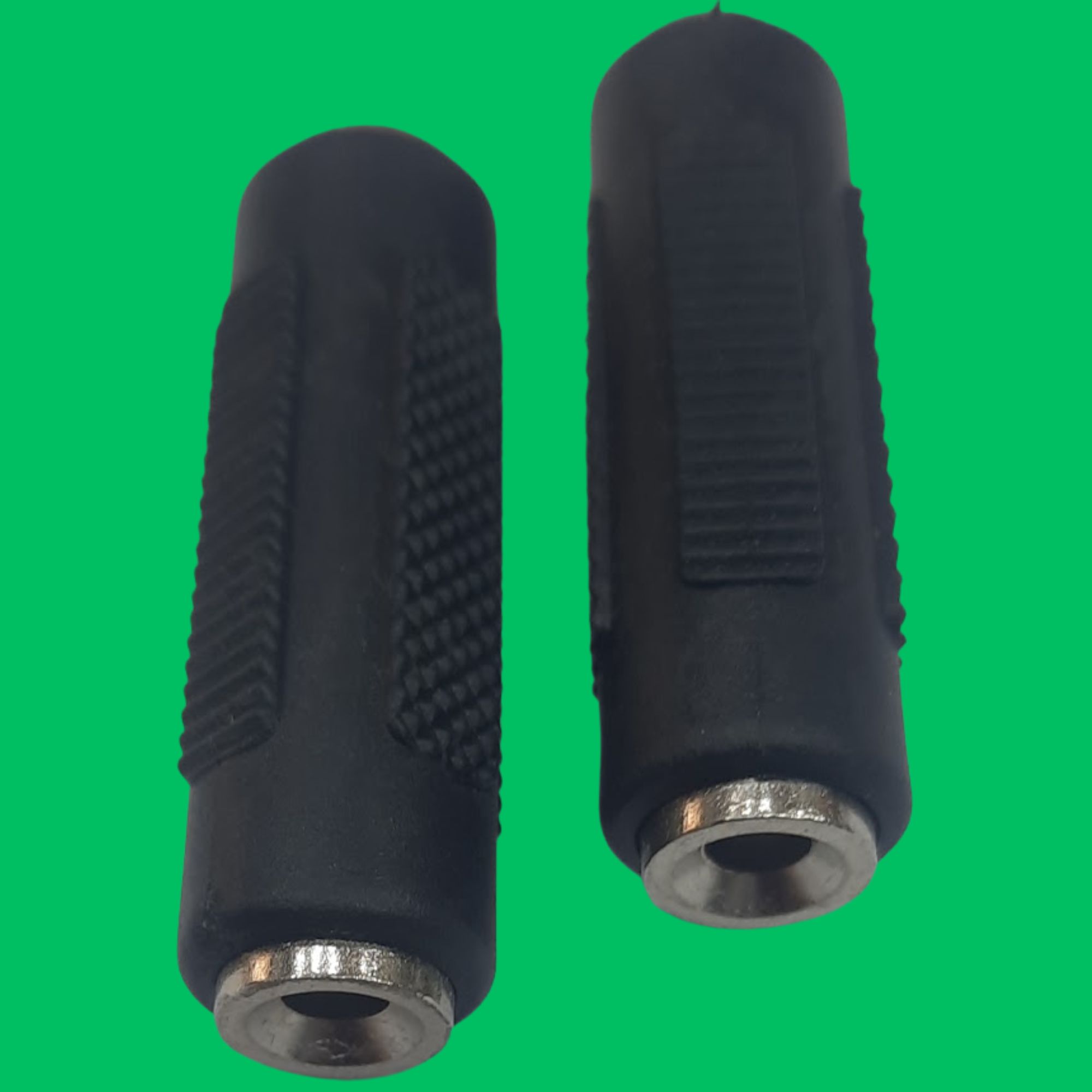 Stereo 3.5mm Female Coupler (Black-Silver)