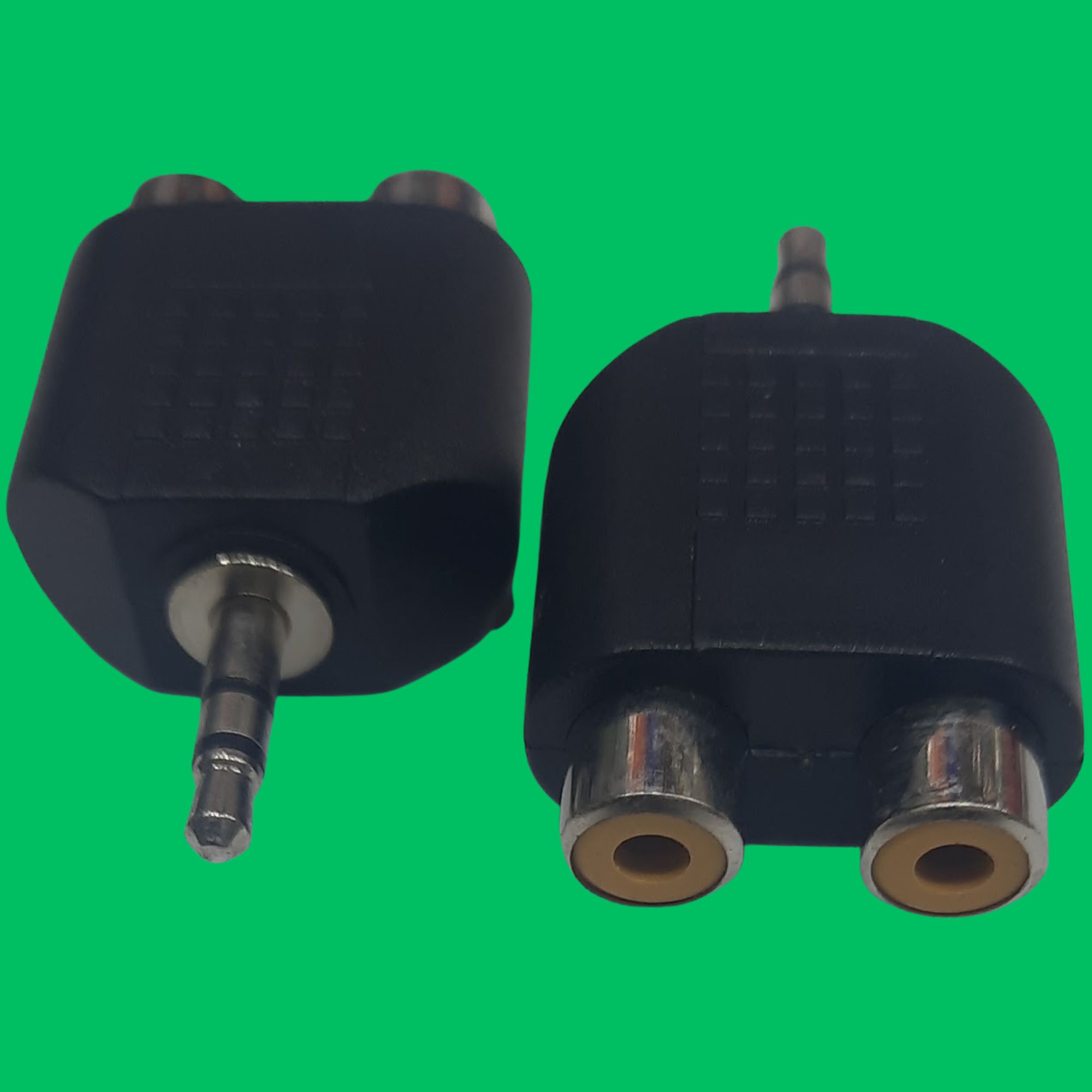 Stereo 3.5mm Male to 2x RCA Female Y-Splitter (Black-Silver)
