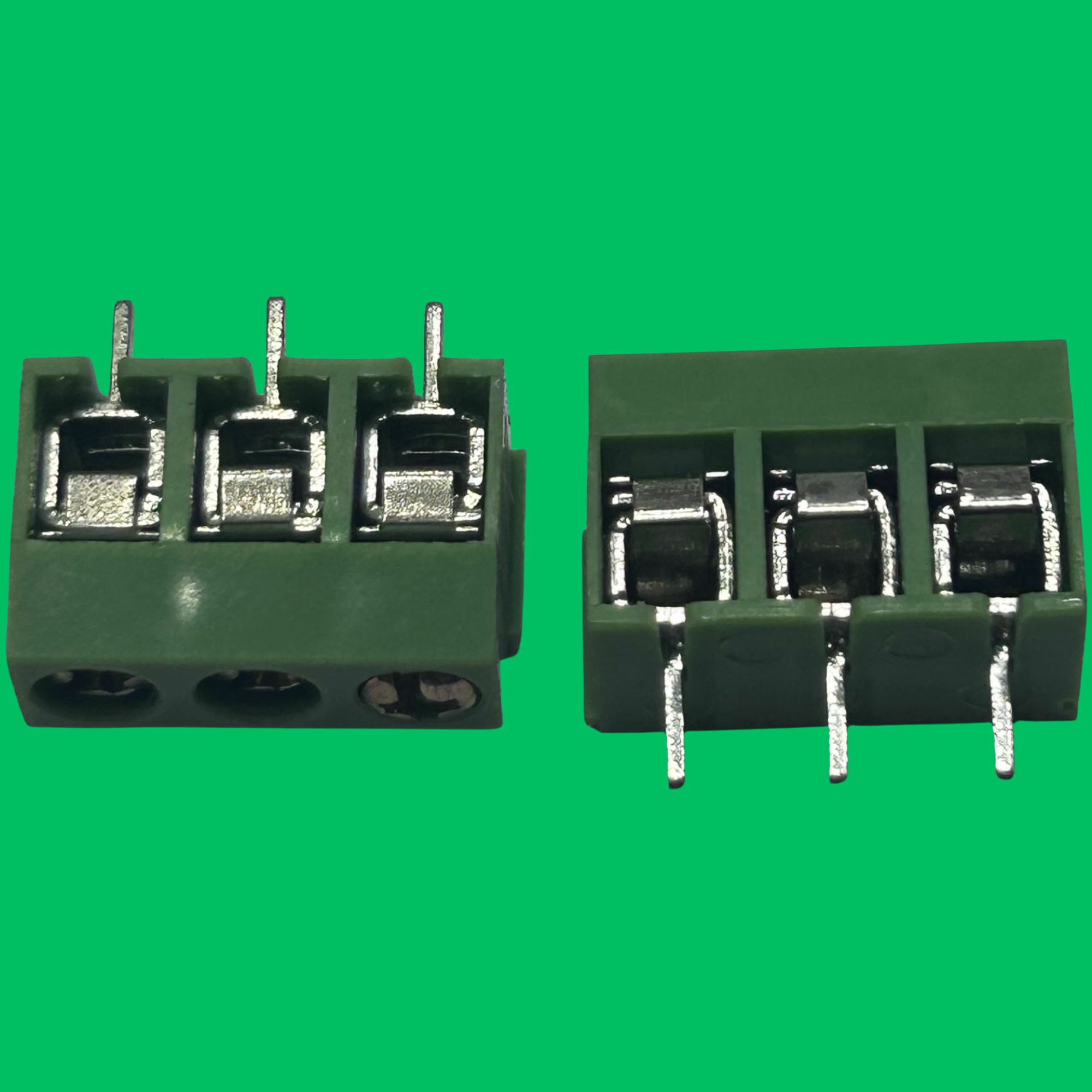 3-Pin PCB Screw-Terminal Block (Green-Silver)